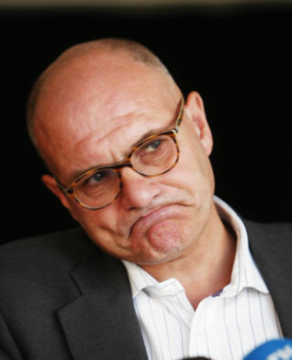 KRITISK: Stortingsrepresentant, lege og påtroppende sjef for rettsmedisinsk institutt, Olav Gunnar Ballo, er sterkt kritisk til massevaksinasjon mot svineinfluensa. Foto: KNUT FALCH, SCANPIX. KRITISK: Stortingsrepresentant, lege og påtroppende sjef for rettsmedisinsk institutt, Olav Gunnar Ballo, er sterkt kritisk til massevaksinasjon mot svineinfluensa. Foto: KNUT FALCH, SCANPIX.