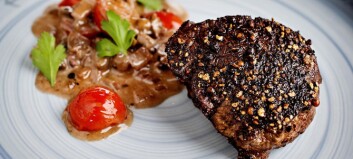 Dette gjør Brimi for å få masse deilig peppersmak på biffen Dette gjør Brimi for å få masse deilig peppersmak på biffen