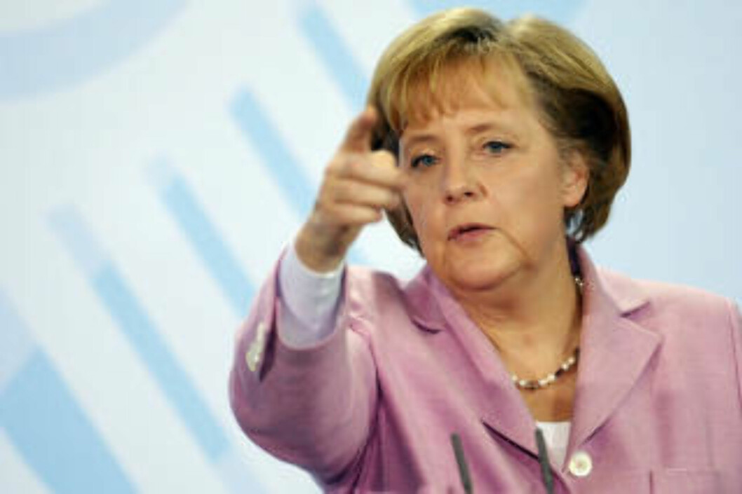 <strong>KLAR TALE:</strong> Tysklands forbundskansler Angela Merkel var blant dem som åpent kritiserte pavens oppheving av ekskommunikasjonen. Foto: AFP PHOTO DDP/ MICHAEL GOTTSCHALK/SCANPIX <strong>KLAR TALE:</strong> Tysklands forbundskansler Angela Merkel var blant dem som åpent kritiserte pavens oppheving av ekskommunikasjonen. Foto: AFP PHOTO DDP/ MICHAEL GOTTSCHALK/SCANPIX