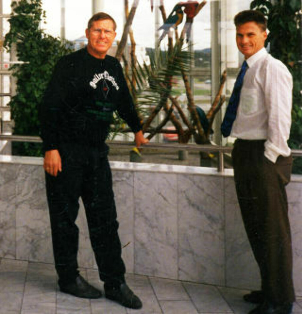 DØDE TIDLIG: Far og sønn på 80-tallet. Knut Anker døde i 1994, 60 år gammel. Foto: PRIVAT DØDE TIDLIG: Far og sønn på 80-tallet. Knut Anker døde i 1994, 60 år gammel. Foto: PRIVAT