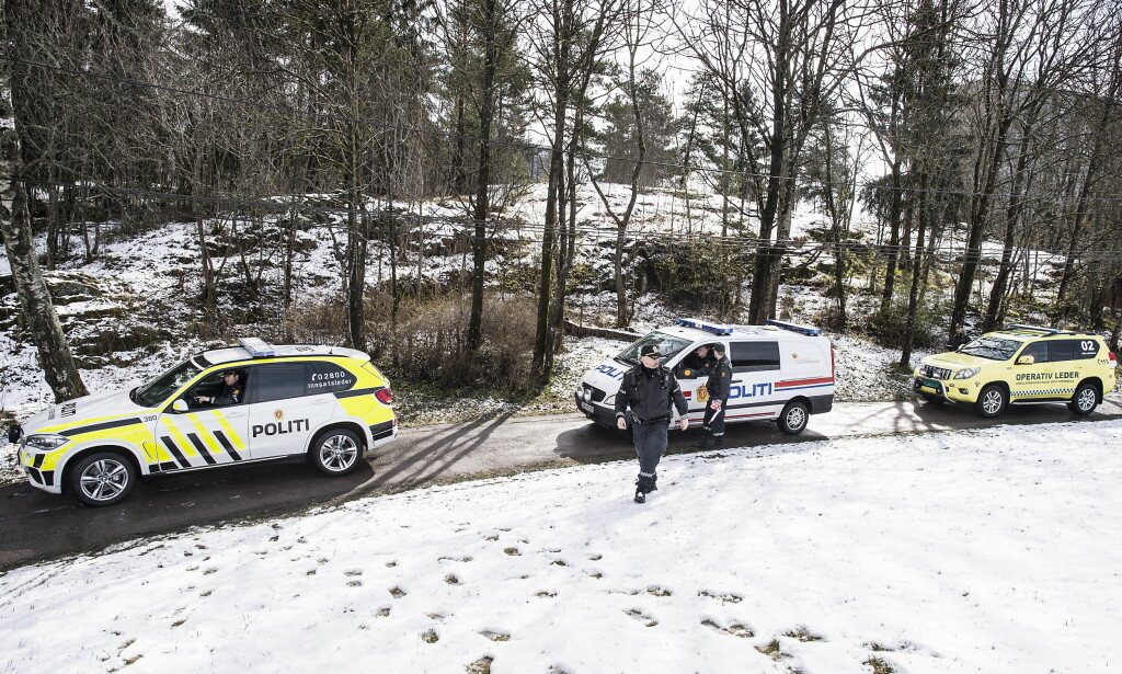 SØKTE HER: Svært mye politiet var tilstede da de tre personene ble pågrepet i en skog på Ammerud. Foto: Hans Arne Vedlog / Dagbladet SØKTE HER: Svært mye politiet var tilstede da de tre personene ble pågrepet i en skog på Ammerud. Foto: Hans Arne Vedlog / Dagbladet