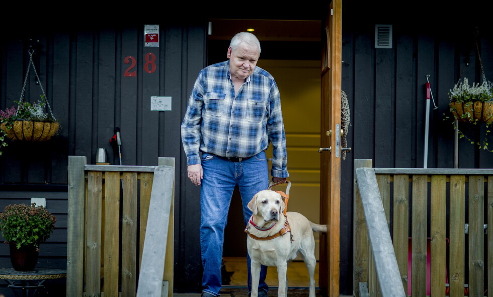 Følgesvenn: For halvannet år siden byttet Per Ivar Kristiansen (63) den hvite stokken ut med førerhunden Rolex. Foto: Bjørn Langsem / Dagbladet Følgesvenn: For halvannet år siden byttet Per Ivar Kristiansen (63) den hvite stokken ut med førerhunden Rolex. Foto: Bjørn Langsem / Dagbladet