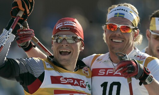 LEGENDE: Mathias Fredriksson, her sammen med Tobias Angerer, var verdens beste langrennsløper i 2002/03. Nå ser han konturene av en ny internasjonal stjerne i Johannes Klæbo.
Foto Fredrik Sandberg / SCANPIX / Kod 10080 LEGENDE: Mathias Fredriksson, her sammen med Tobias Angerer, var verdens beste langrennsløper i 2002/03. Nå ser han konturene av en ny internasjonal stjerne i Johannes Klæbo.
Foto Fredrik Sandberg / SCANPIX / Kod 10080