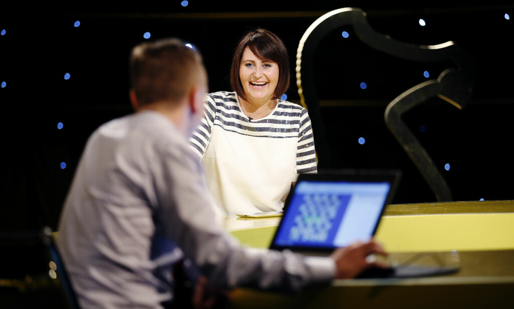 VM-STUDIO: Line Andersen er programleder og Torstein Bae er ekspertkommentator i NRKs VM-studio under Sjakk-VM mellom Magnus Carlsen og Viswanathan Anand i Sotsji. Foto: Cornelius Poppe / NTB scanpix VM-STUDIO: Line Andersen er programleder og Torstein Bae er ekspertkommentator i NRKs VM-studio under Sjakk-VM mellom Magnus Carlsen og Viswanathan Anand i Sotsji. Foto: Cornelius Poppe / NTB scanpix