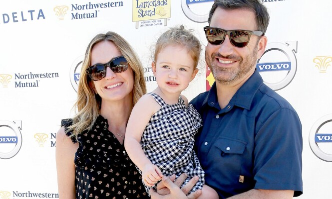 BLIR STORESØSTER: Paret har vært sammen siden 2009 og falt for hverandre på jobben. Molly jobber nemlig som manusforfatter på Jimmy Kimmel Live! Foto: NTB Scanpix. BLIR STORESØSTER: Paret har vært sammen siden 2009 og falt for hverandre på jobben. Molly jobber nemlig som manusforfatter på Jimmy Kimmel Live! Foto: NTB Scanpix.