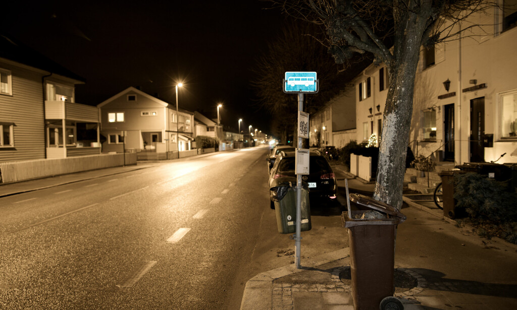 SIST SETT: Cirka klokken 15.42 gikk Jakob Abdulahi Hassan av bussen her i Marviksveien like ved Wilds Minne skole. Dette er siste bekreftede observasjon av Hassan før knivstikkingen. Foto: Tomm W. Christiansen / Dagbladet SIST SETT: Cirka klokken 15.42 gikk Jakob Abdulahi Hassan av bussen her i Marviksveien like ved Wilds Minne skole. Dette er siste bekreftede observasjon av Hassan før knivstikkingen. Foto: Tomm W. Christiansen / Dagbladet