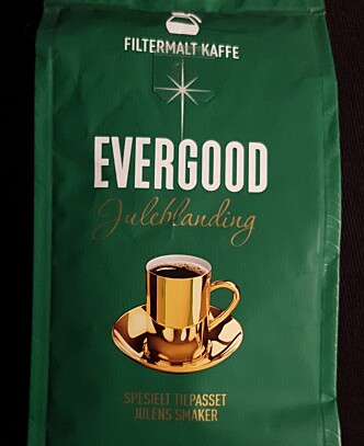 GOD JUL: Evergood sier det rett ut bak på pakka.«En litt dyrere kaffe, men til jul kan vi alle unne oss noe ekstra». Foto: MATKONTROLLEN TV2 GOD JUL: Evergood sier det rett ut bak på pakka.«En litt dyrere kaffe, men til jul kan vi alle unne oss noe ekstra». Foto: MATKONTROLLEN TV2