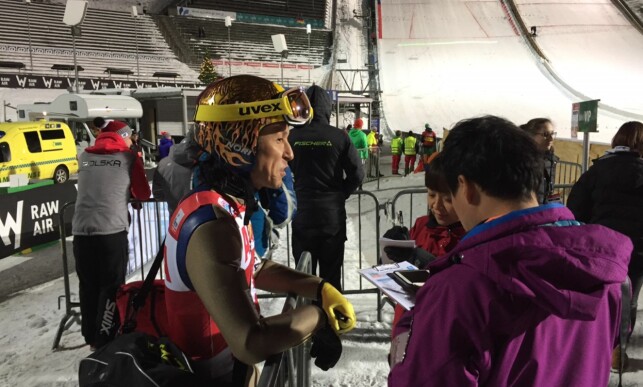 PÅ SLETTA: Japanske journalister følger Noriaki Kasai over hele verden. Til tross for en litt trøblete sesongstart var han i godt humør på Lillehammer fredag kveld. FOTO: TORE ULRIK BRATLAND PÅ SLETTA: Japanske journalister følger Noriaki Kasai over hele verden. Til tross for en litt trøblete sesongstart var han i godt humør på Lillehammer fredag kveld. FOTO: TORE ULRIK BRATLAND