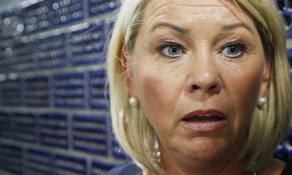 image: - Vi gir ikke uttrykk for meninger, vi gir ikke råd
