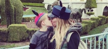 Hilary Duff får sterk kritikk etter å ha kysset sønnen på munnen. Nå tar hun til motmæle Hilary Duff får sterk kritikk etter å ha kysset sønnen på munnen. Nå tar hun til motmæle