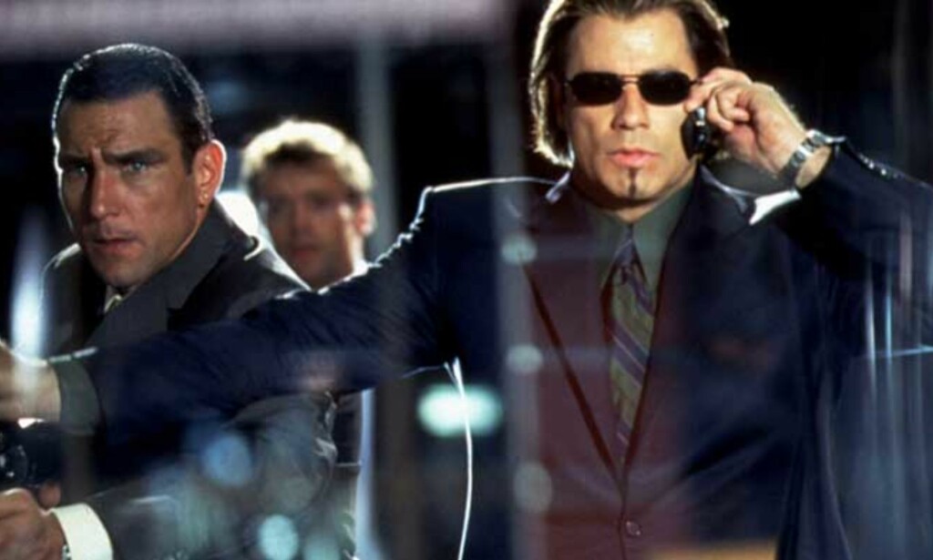 JONES OG TRAVOLTA: Mandag blir John Carew motspiller for Vinne Jones (t.v), ikke John Travolta. Den tidligere fotballspilleren er blitt filmstjerne i Hollywood. Foto: SCANPIX/REUTERS JONES OG TRAVOLTA: Mandag blir John Carew motspiller for Vinne Jones (t.v), ikke John Travolta. Den tidligere fotballspilleren er blitt filmstjerne i Hollywood. Foto: SCANPIX/REUTERS