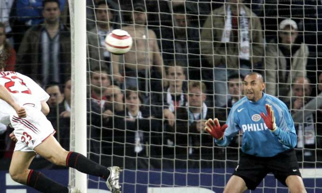 AVGJØRELSEN: Her header Massimo Ambrosini inn redusering for Milan, og sørger dermed for at italienerne går videre på bortemålsregelen. FOTO: SCANPIX/REUTERS AVGJØRELSEN: Her header Massimo Ambrosini inn redusering for Milan, og sørger dermed for at italienerne går videre på bortemålsregelen. FOTO: SCANPIX/REUTERS