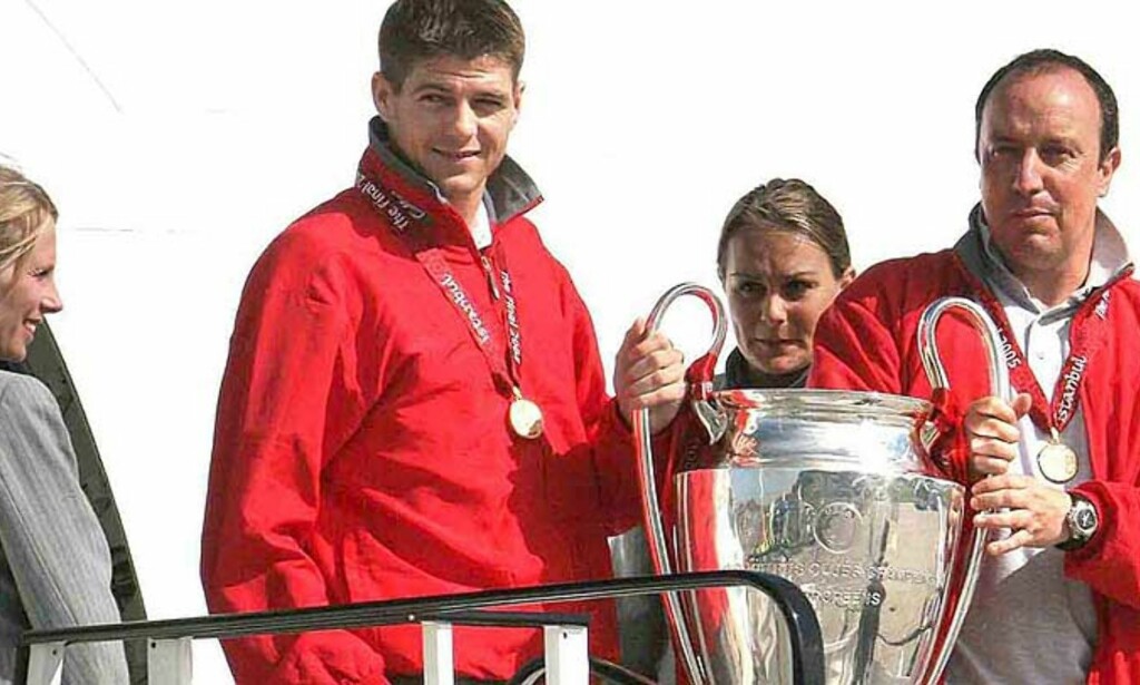 NYTT BLOD PÅ ANFIELD: Rafael Benitez varsler spillerkjøp. Her kommer han og kaptein Steven Gerrard ut av flyet på engelsk jord igjen. Foto: SCANPIX/EPA NYTT BLOD PÅ ANFIELD: Rafael Benitez varsler spillerkjøp. Her kommer han og kaptein Steven Gerrard ut av flyet på engelsk jord igjen. Foto: SCANPIX/EPA