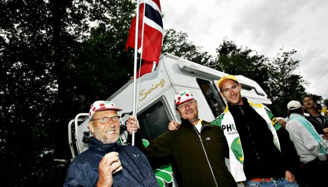 <strong><b>GUTTA PÅ TOUR:</strong></b> Birger Hansen (t.v.), Stig Henning Hansen og Finn Olav Stredet stortrives på Tour de France-ferie. Foto: Daniel Sannum Lauten <strong><b>GUTTA PÅ TOUR:</strong></b> Birger Hansen (t.v.), Stig Henning Hansen og Finn Olav Stredet stortrives på Tour de France-ferie. Foto: Daniel Sannum Lauten