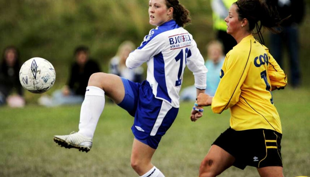 <strong><b> EM-HELT:</strong> </b> Isabell Herlovsen (i blå-hvitt) scoret ett mål for Kolbotn i går, men var misfornøyd med sin egen innsats. - Jeg har mer å gå på, sier hun. Foto: Torbjørn Grønning <strong><b> EM-HELT:</strong> </b> Isabell Herlovsen (i blå-hvitt) scoret ett mål for Kolbotn i går, men var misfornøyd med sin egen innsats. - Jeg har mer å gå på, sier hun. Foto: Torbjørn Grønning