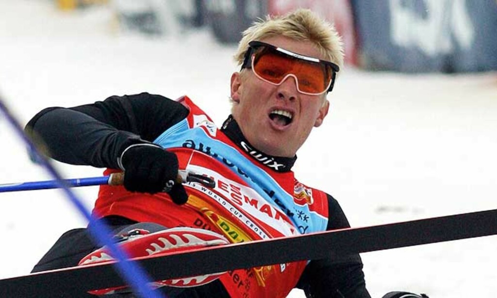 NORSK SEIERSDAG: Tor Arne Hetland tok seg helt ut, og vant suverent verdenscupåpningen på Beitostølen i dag. På 15 kilometer klassisk slo han Jens Arne Svartedal med 17,2 sekunder. Foto: SCANPIX NORSK SEIERSDAG: Tor Arne Hetland tok seg helt ut, og vant suverent verdenscupåpningen på Beitostølen i dag. På 15 kilometer klassisk slo han Jens Arne Svartedal med 17,2 sekunder. Foto: SCANPIX