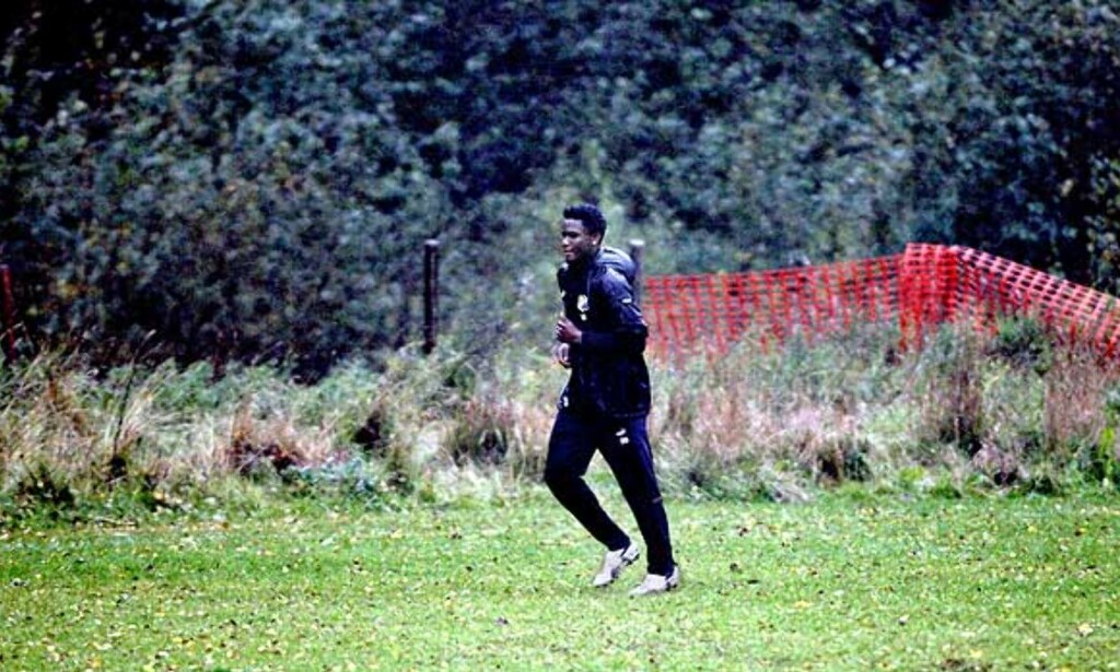 NY VENDING: John Obi Mikel-saken tok en ny vending i går, da det ble kjent at Mikel-advokatene anklager Lyn for forfalskning. Foto: DANIEL SANNUM LAUTEN NY VENDING: John Obi Mikel-saken tok en ny vending i går, da det ble kjent at Mikel-advokatene anklager Lyn for forfalskning. Foto: DANIEL SANNUM LAUTEN