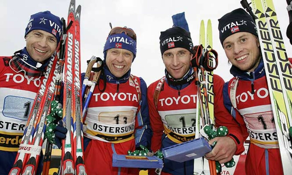 NORGES VINNERLAG: Ole Einar Bjørndalen, Halvard Hanevold, Egil Gjelland og Stian Eckhoff. Foto: Scanpix NORGES VINNERLAG: Ole Einar Bjørndalen, Halvard Hanevold, Egil Gjelland og Stian Eckhoff. Foto: Scanpix