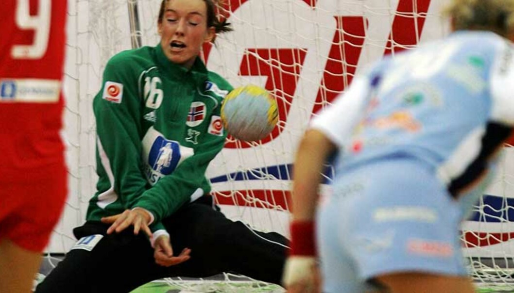 <B>STENGTE BURET:</b> Norges keeper Katrine Lunde storspilte med 22 redninger mot Slovenia i kveld. Foto: Scanpix <B>STENGTE BURET:</b> Norges keeper Katrine Lunde storspilte med 22 redninger mot Slovenia i kveld. Foto: Scanpix