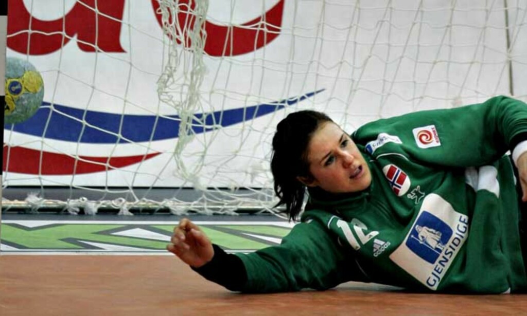 SKUFFET OVER VM-INNSATSEN: Kjersti Beck skal prøve å tenke minst mulig på håndball i jula. Foto: BJØRN LANGSEM SKUFFET OVER VM-INNSATSEN: Kjersti Beck skal prøve å tenke minst mulig på håndball i jula. Foto: BJØRN LANGSEM