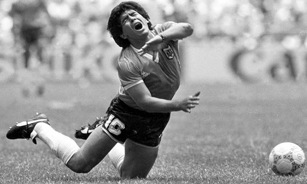 TILBAKE? Får vi se Maradona tilbake på fotballbanen igjen? Foto: Reuters/Scanpix TILBAKE? Får vi se Maradona tilbake på fotballbanen igjen? Foto: Reuters/Scanpix