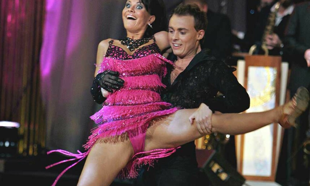 Телка сосет пикантное видео с российскими звездами эстрады кино спорта сиськи