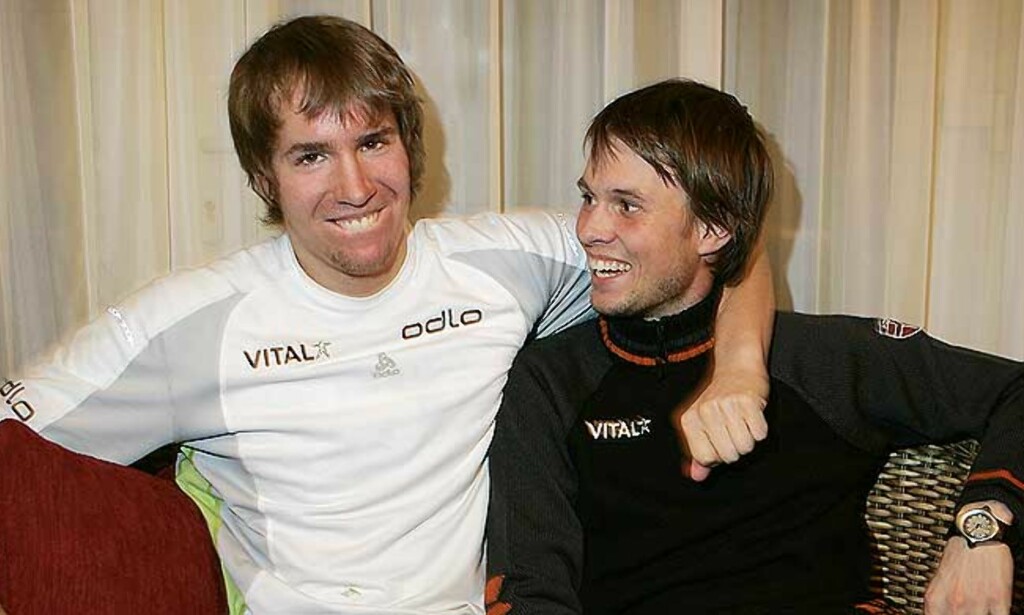GODE BUSSER: Emil Hegle Svendsen (t.v.) har et godt forhold til sin svoger Stian Eckhoff. I dag ble Eckhoff tatt ut framfor Svendsen til 20-kilometeren i OL. Ifølge trener Grubben var det avgjørende for uttaket at Hegle Svendsen var syk og sto over dagens renn. Foto: SCANPIX GODE BUSSER: Emil Hegle Svendsen (t.v.) har et godt forhold til sin svoger Stian Eckhoff. I dag ble Eckhoff tatt ut framfor Svendsen til 20-kilometeren i OL. Ifølge trener Grubben var det avgjørende for uttaket at Hegle Svendsen var syk og sto over dagens renn. Foto: SCANPIX