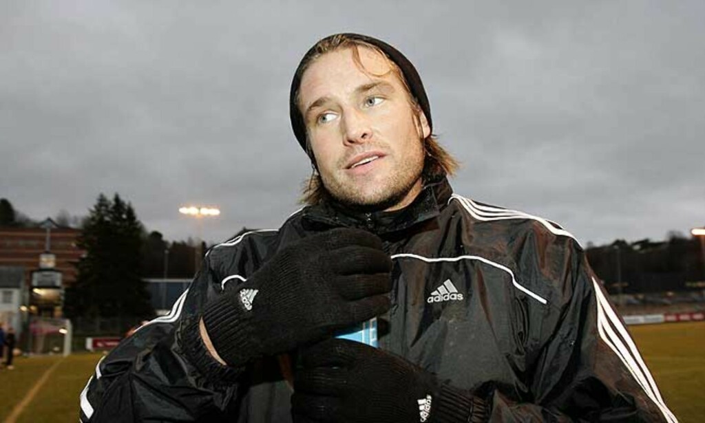 - BITTERT: Det sier Thorstein Helstad om at han mest sannsynlig mister Rosenborgs UEFA-cupkamper. Foto: GORM KALLESTAD/SCANPIX - BITTERT: Det sier Thorstein Helstad om at han mest sannsynlig mister Rosenborgs UEFA-cupkamper. Foto: GORM KALLESTAD/SCANPIX
