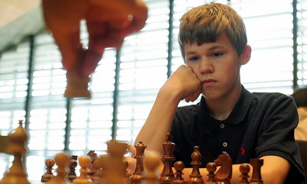 VANT: Magnus Carlsen reiste seg og sikret seg delt førsteplass i Nederland. Foto: Monika Flueckiger/AP/Scanpix VANT: Magnus Carlsen reiste seg og sikret seg delt førsteplass i Nederland. Foto: Monika Flueckiger/AP/Scanpix