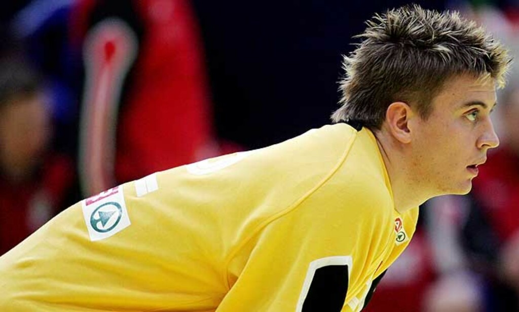 KOM INN OG VANT: Ole Erevik kom inn for Steinar Ege midt i første omgang. Det viste seg å være lurt. Keeper-reserven storspilte, og Norge imponerte med fartsfylte kontringer og festhåndball. Vi knuste Portugal 37-27. Foto: Scanpix KOM INN OG VANT: Ole Erevik kom inn for Steinar Ege midt i første omgang. Det viste seg å være lurt. Keeper-reserven storspilte, og Norge imponerte med fartsfylte kontringer og festhåndball. Vi knuste Portugal 37-27. Foto: Scanpix
