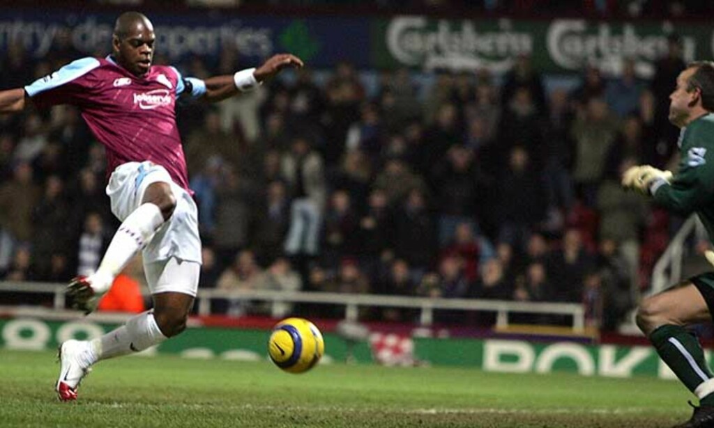 TOMÅLSSCORER: West Ham-spissen Marlon Harweood setter inn returen etter at Maik Taylor reddet straffesparket hans. Foto: AP/Scanpix TOMÅLSSCORER: West Ham-spissen Marlon Harweood setter inn returen etter at Maik Taylor reddet straffesparket hans. Foto: AP/Scanpix