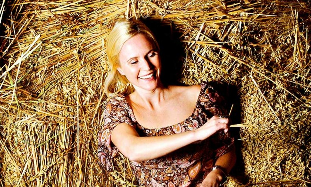 Business:Halmen fra Biri gård har gitt Ingeborg fra Jakten på kjærligheten millionomsetning. Foto: Agnete Brun Business:Halmen fra Biri gård har gitt Ingeborg fra Jakten på kjærligheten millionomsetning. Foto: Agnete Brun