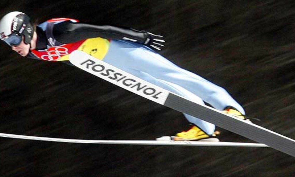 TO X 116,5 METER: Tommy Ingebrigtsen fikk det ikke til i lagkonkurransen. Foto: AP TO X 116,5 METER: Tommy Ingebrigtsen fikk det ikke til i lagkonkurransen. Foto: AP