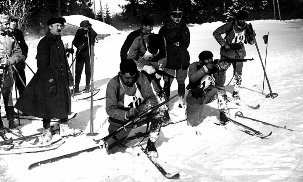 CHAMONIX 1924: Militært patruljeløp med innlagt skyting (som senere ble til grenen skiskyting) var en oppvisningsidrett under OL i Chamonix. På dette bildet er det franske lag på standplass. Men vet du hvor mange utøvere som deltok det første vinter-OL? Foto: Scanpix CHAMONIX 1924: Militært patruljeløp med innlagt skyting (som senere ble til grenen skiskyting) var en oppvisningsidrett under OL i Chamonix. På dette bildet er det franske lag på standplass. Men vet du hvor mange utøvere som deltok det første vinter-OL? Foto: Scanpix