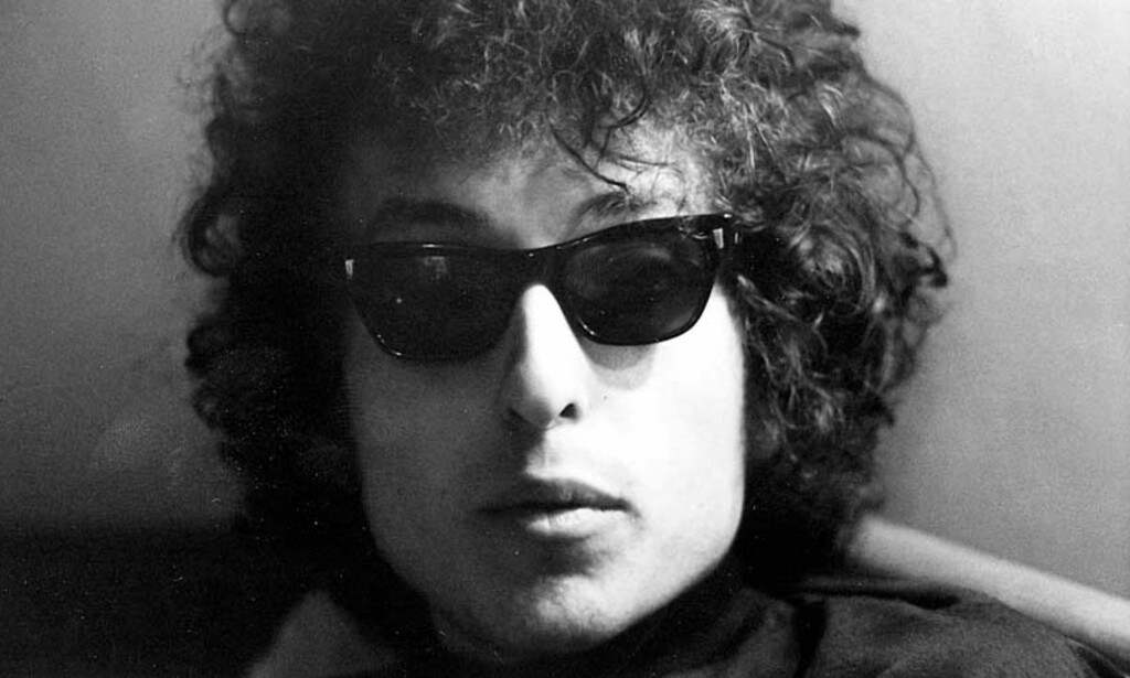 COOL: Bob Dylan har skiftet ham og stil mange ganger i løpet av karrieren. Men han har aldri mistet taket på fansen. Foto: Arkivbilde / DAGBLADET COOL: Bob Dylan har skiftet ham og stil mange ganger i løpet av karrieren. Men han har aldri mistet taket på fansen. Foto: Arkivbilde / DAGBLADET