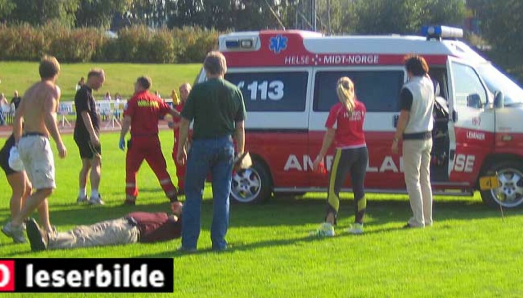 <b>HELL I UHELL?</b> Det skal etter forholdene stå bra til med mannen som i dag ble truffet av et spyd under friidrettsstevnet Midt-Norsk ungdomsmatch i Levanger. Foto: DAGBLADET.NO-TIPSER <b>HELL I UHELL?</b> Det skal etter forholdene stå bra til med mannen som i dag ble truffet av et spyd under friidrettsstevnet Midt-Norsk ungdomsmatch i Levanger. Foto: DAGBLADET.NO-TIPSER