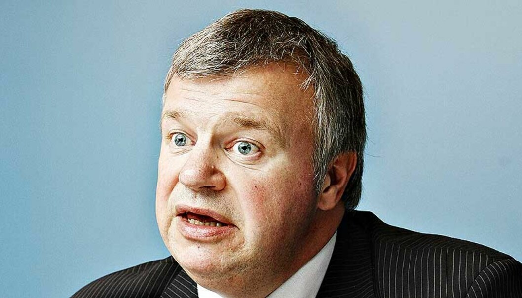 <b>REFORM:</b> 700 000 mennesker i yrkesaktiv alder står utenfor arbeidslivet. I regjeringens velferdsmelding presenterer arbeids- og administrasjonsminister Bjarne Håkon Hanssen en ny reform for å hente så mange som mulig fra sosialhjelp, attføring og uføretrygd til arbeidslivet. Foto: NINA HANSEN <b>REFORM:</b> 700 000 mennesker i yrkesaktiv alder står utenfor arbeidslivet. I regjeringens velferdsmelding presenterer arbeids- og administrasjonsminister Bjarne Håkon Hanssen en ny reform for å hente så mange som mulig fra sosialhjelp, attføring og uføretrygd til arbeidslivet. Foto: NINA HANSEN