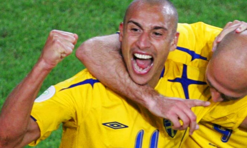 LÅNES UT: Henrik Larsson skal forsterke United i snaue tre måneder. 35-åringen gleder seg. Foto: Scanpix/Reuters LÅNES UT: Henrik Larsson skal forsterke United i snaue tre måneder. 35-åringen gleder seg. Foto: Scanpix/Reuters
