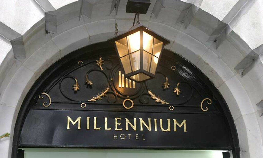 TESTET POSITIVT: Svensken besøkte Pine Bar på hotell Millenium, samme sted som Alexander Litvinekov hadde oppholdt seg. Foto: EPA/Scanpix TESTET POSITIVT: Svensken besøkte Pine Bar på hotell Millenium, samme sted som Alexander Litvinekov hadde oppholdt seg. Foto: EPA/Scanpix