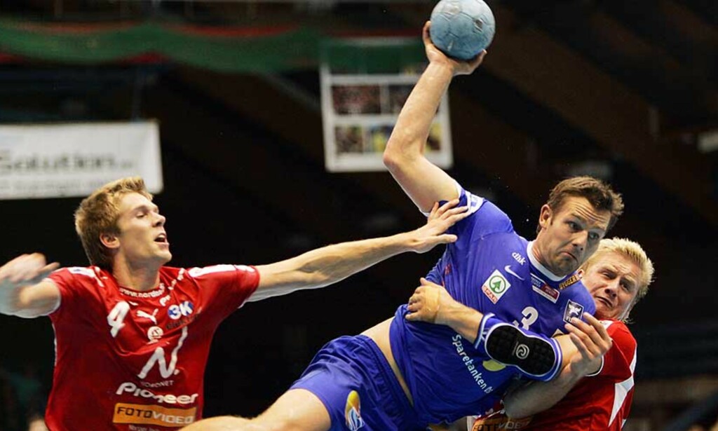 BLE HELTEN: Frode Hagen avgjorde toppkampen mot Haslum like før slutt. Foto: SCANPIX BLE HELTEN: Frode Hagen avgjorde toppkampen mot Haslum like før slutt. Foto: SCANPIX