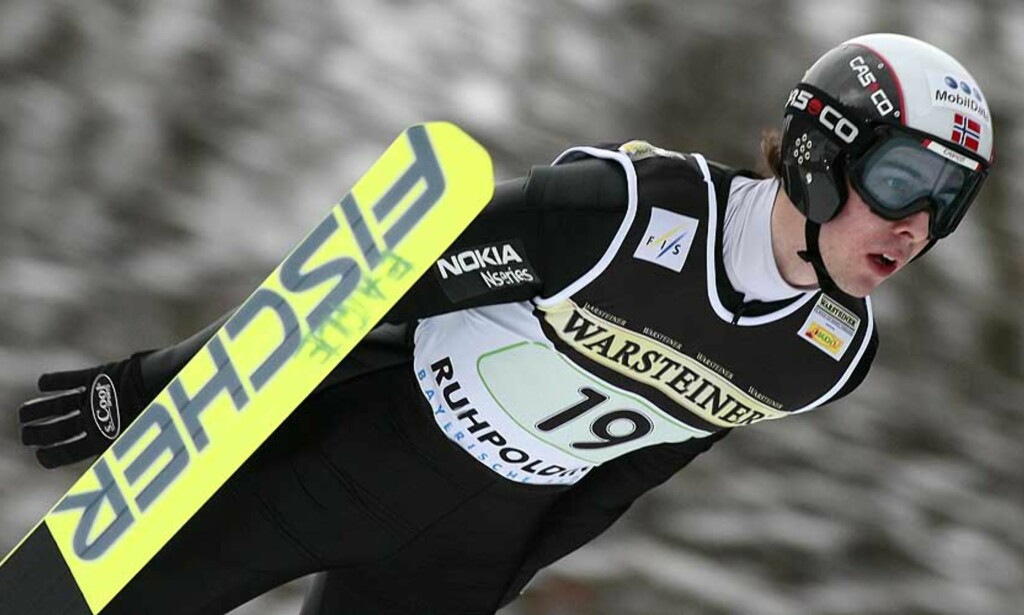 MÅ JAKTE: Petter Tande ble nummer 2 i hopprennet, og har 42 sekunder å ta inn på østerrikeren Bernhard Gruber i sporet. Foto: AP MÅ JAKTE: Petter Tande ble nummer 2 i hopprennet, og har 42 sekunder å ta inn på østerrikeren Bernhard Gruber i sporet. Foto: AP