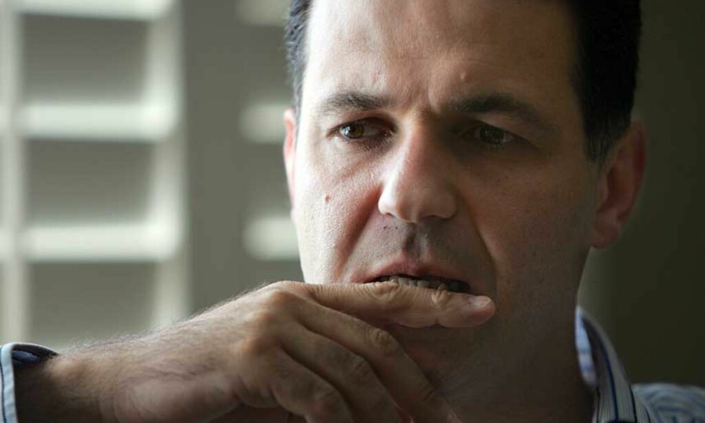 SUKSESS: Khaled Hosseini følger opp suksessen «Drageløperen» med «Tusen strålende soler» som kommer ut på norsk til våren. Foto: AP/SCANPIX SUKSESS: Khaled Hosseini følger opp suksessen «Drageløperen» med «Tusen strålende soler» som kommer ut på norsk til våren. Foto: AP/SCANPIX