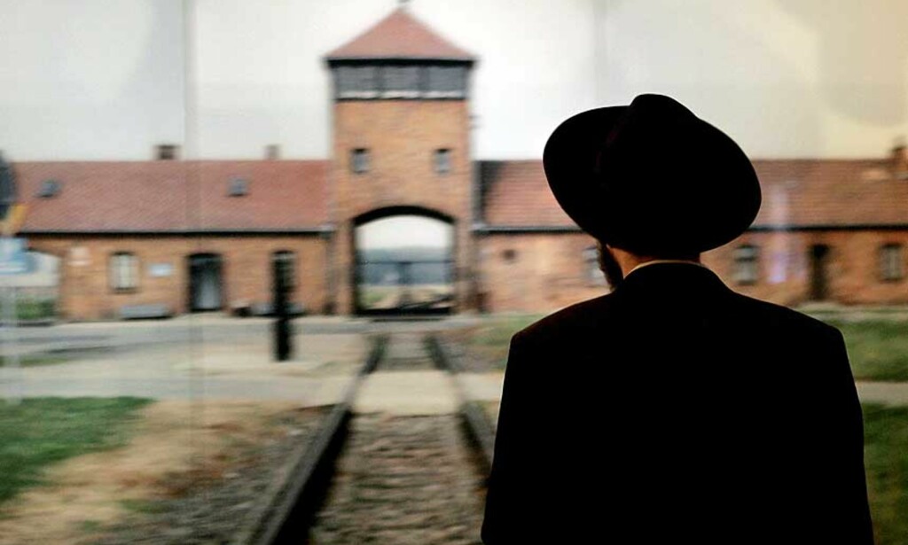 MINNES HOLOCAUST I dag minnes mennesker over hele verden holocaust. Her fra Holocaust Museum i Jerusalem. Foto: SCANPIX MINNES HOLOCAUST I dag minnes mennesker over hele verden holocaust. Her fra Holocaust Museum i Jerusalem. Foto: SCANPIX