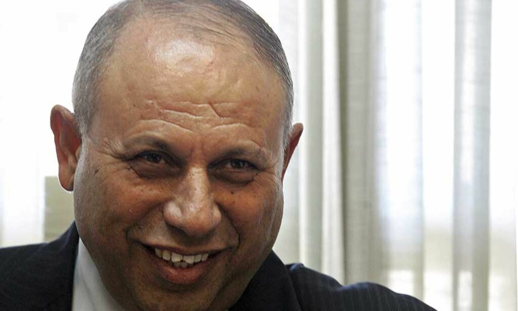 NY MINISTER: Raleb Majadele ble i dag den aller første arabiske muslimen som ble valgt inn i den israelske regjeringen. Bare ett medlem av koalisjonsregjeringen stemte imot. Foto: Scanpix / AP NY MINISTER: Raleb Majadele ble i dag den aller første arabiske muslimen som ble valgt inn i den israelske regjeringen. Bare ett medlem av koalisjonsregjeringen stemte imot. Foto: Scanpix / AP