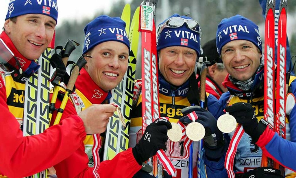 NORSK LAGSEIER: Egil Gjelland, Stian Eckhof, Halvard Hanevold og Ole Einar Bjørndalen sikret Norge VM-gull på stafett i Hochfilzen i 2005. Foto: Scanpix NORSK LAGSEIER: Egil Gjelland, Stian Eckhof, Halvard Hanevold og Ole Einar Bjørndalen sikret Norge VM-gull på stafett i Hochfilzen i 2005. Foto: Scanpix