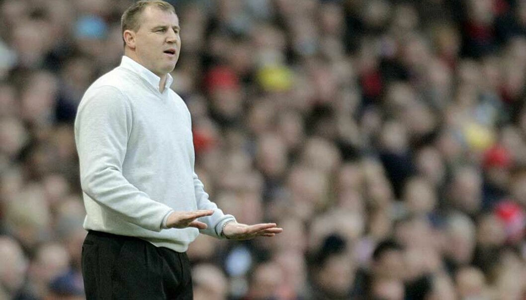 <strong><b>KRASS:</strong></b> Wigan-manager Paul Jewell var krass i kritikken av dommeren sist lørdag, men han mener selv uttalelsene hans må være innenfor det akseptable. Foto: TOBY MELVILLE/REUTERS/SCANPIX <strong><b>KRASS:</strong></b> Wigan-manager Paul Jewell var krass i kritikken av dommeren sist lørdag, men han mener selv uttalelsene hans må være innenfor det akseptable. Foto: TOBY MELVILLE/REUTERS/SCANPIX