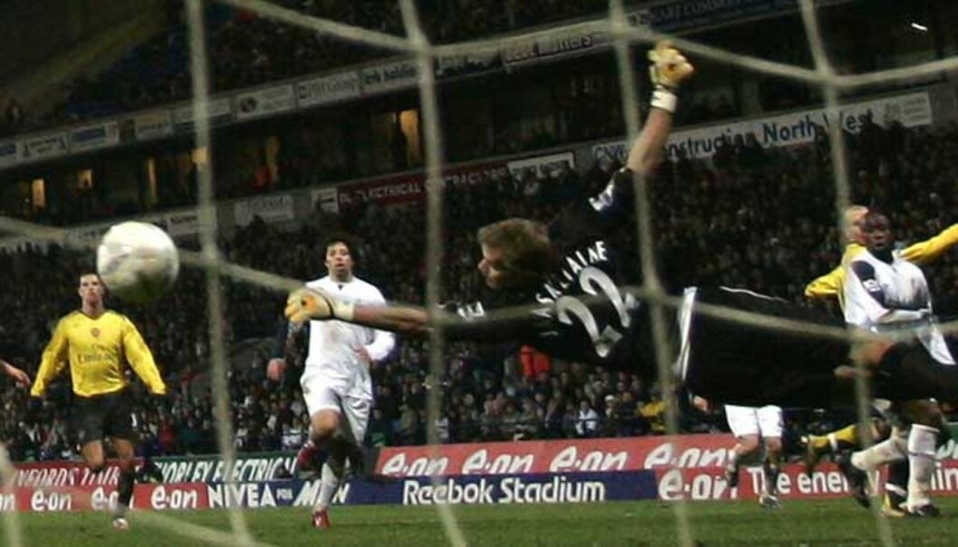 <strong><b>INTERNASJONAL KAMP:</strong></b> I den tradisjonsrike FA-cupen fikk vi for ei uke siden en svært så internasjonal kamp. Da Bolton og Arsenal møttes til omkamp, var det bare to engelskmenn blant de 28 som var på banen i løpet av kampen. Foto: REUTERS <strong><b>INTERNASJONAL KAMP:</strong></b> I den tradisjonsrike FA-cupen fikk vi for ei uke siden en svært så internasjonal kamp. Da Bolton og Arsenal møttes til omkamp, var det bare to engelskmenn blant de 28 som var på banen i løpet av kampen. Foto: REUTERS