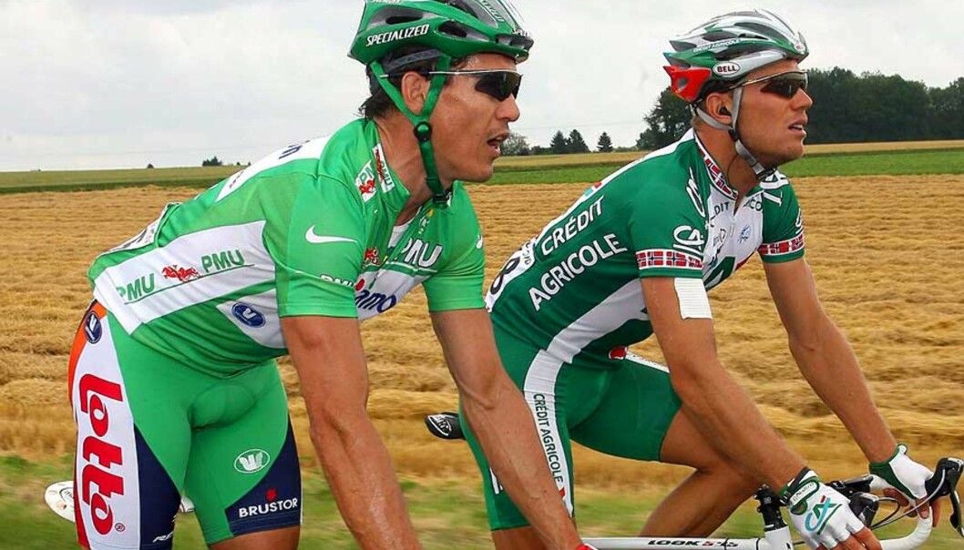 <strong><B>STENGTE HUSHOVD:</strong></B> Etter en taktisk triumf vant Robbie McEwen spurtduellen mot Thor Hushovd i første etappe i Tirreno - Adriatico i dag. Foto: EPA <strong><B>STENGTE HUSHOVD:</strong></B> Etter en taktisk triumf vant Robbie McEwen spurtduellen mot Thor Hushovd i første etappe i Tirreno - Adriatico i dag. Foto: EPA
