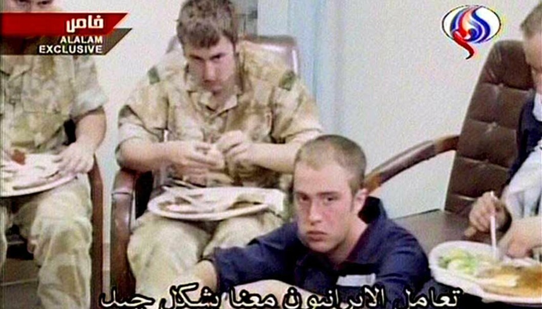 <strong><b>HEVNAKSJON:</strong></b> Britiske The Independent avslører i dag at iranernes kidnapping av de 15 britiske soldatene er en direkte reaksjon på at amerikanerne i januar i år forsøkte å arrestere to høyerestående iranske sikkerhetssjefer. Foto: SCANPIX/EPA <strong><b>HEVNAKSJON:</strong></b> Britiske The Independent avslører i dag at iranernes kidnapping av de 15 britiske soldatene er en direkte reaksjon på at amerikanerne i januar i år forsøkte å arrestere to høyerestående iranske sikkerhetssjefer. Foto: SCANPIX/EPA