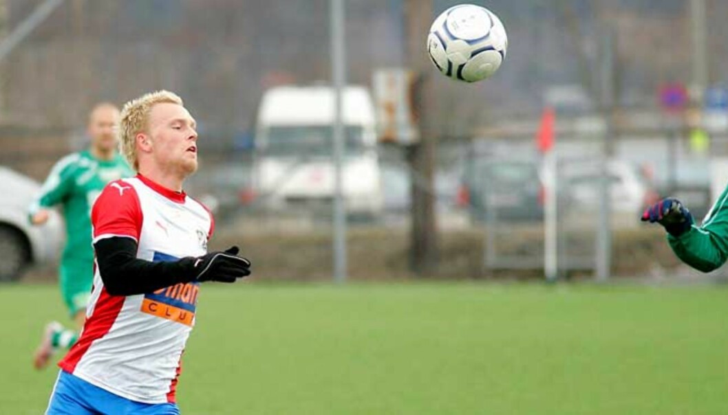 <b>LYNRASK:</b> Kim Holmen kommer til å sprinte fra de fleste midtstopperne i år. Sammen med Edu danner han et farlig spisspar. Foto: EIRIK FØRDE / DIGITALSPORT <b>LYNRASK:</b> Kim Holmen kommer til å sprinte fra de fleste midtstopperne i år. Sammen med Edu danner han et farlig spisspar. Foto: EIRIK FØRDE / DIGITALSPORT